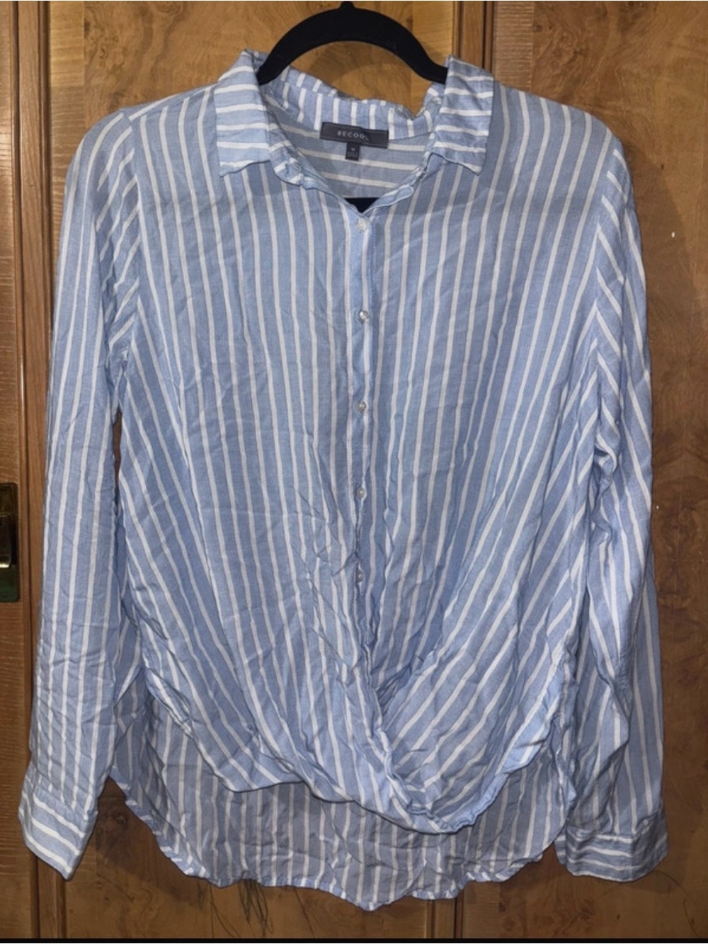 Reconsider Blue & White Striped Twist-Front Button Shirt size Medium